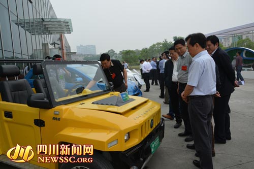 在安县四川韦德网站官方入口旅行时，，，，，书记们对电动汽车爆发了浓重的兴趣。。。。。。